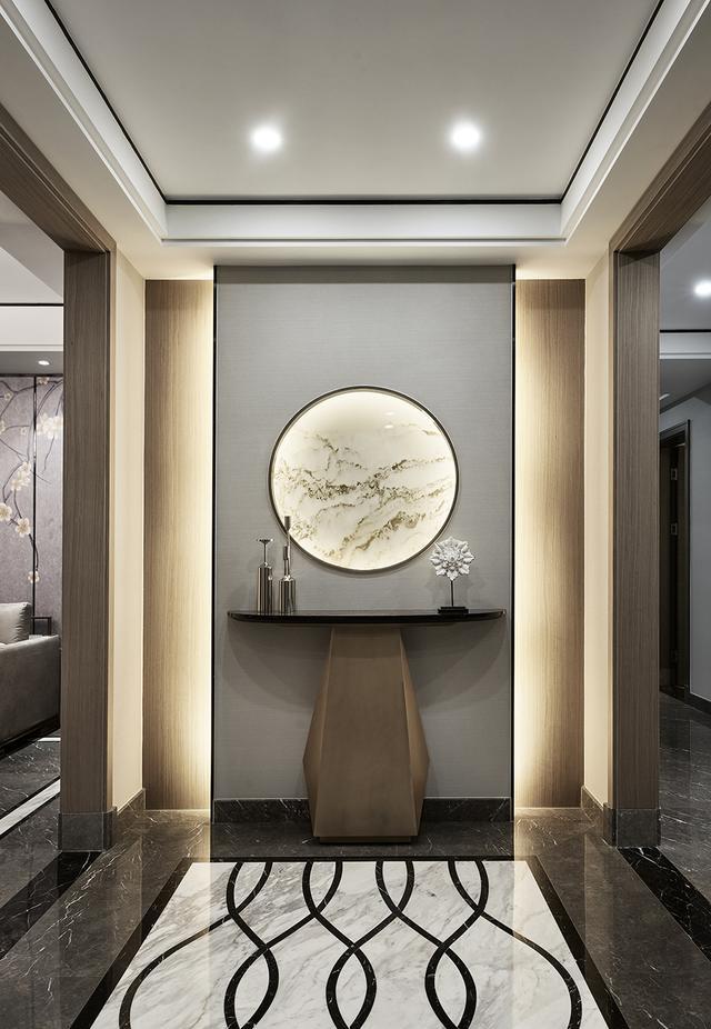 家庭装潢设计师分享：挂画有哪些空间应用技巧?